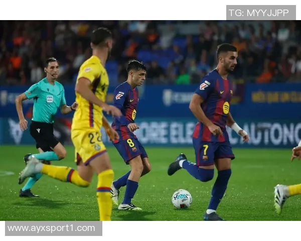 巴塞罗那与比利亚雷亚尔争夺西甲榜首之战精彩纷呈 巴塞罗那与比利亚雷亚尔争夺西甲榜首之战精彩纷呈