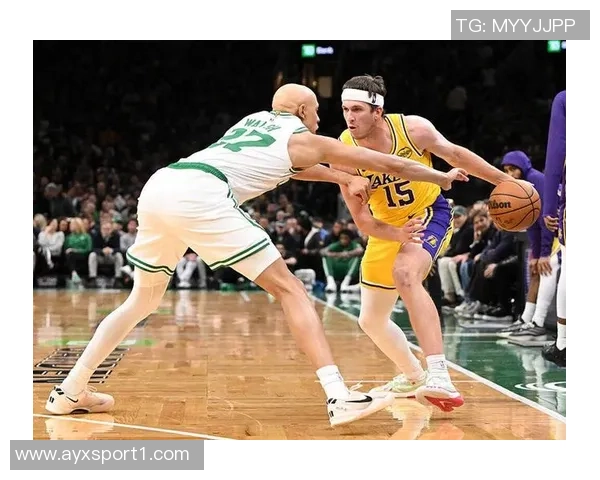 沃尔什强调队友间的沟通能提升信心并不断增强默契合作